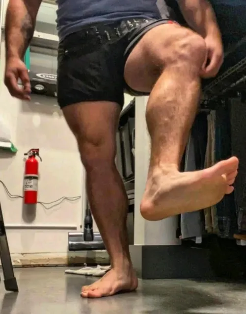 Post kickboxing feet