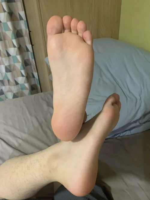 Should I wear white ankle socks 🧦