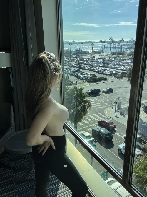 Being a mom didn’t calm me down… it just made me hotter and harder to handle Sexy moms are HOT