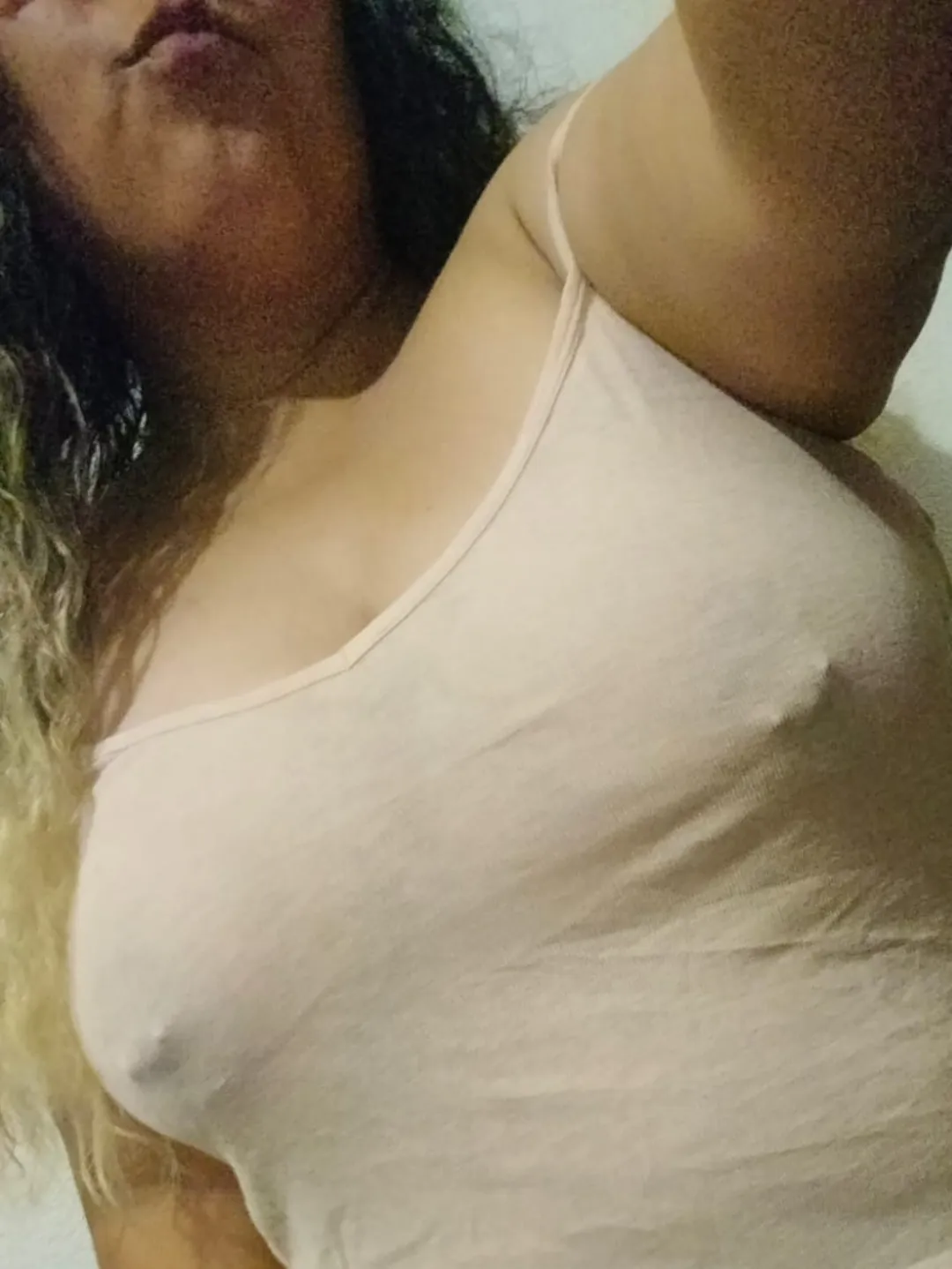 Come and see what I have under my blouse🔥😈