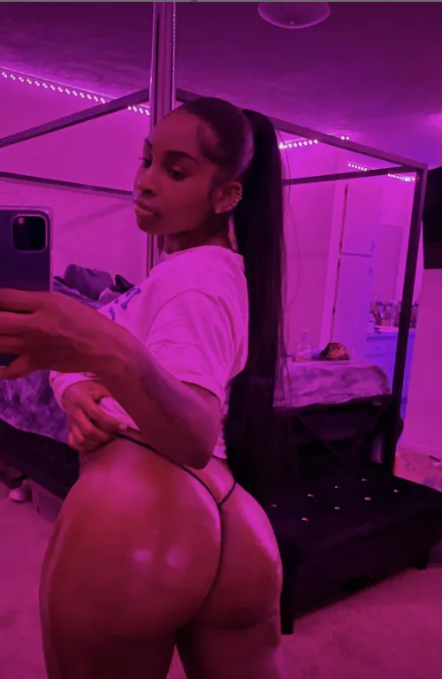 In Maryland so lonely and horny😔😔,I needa go to damn bed😂😂