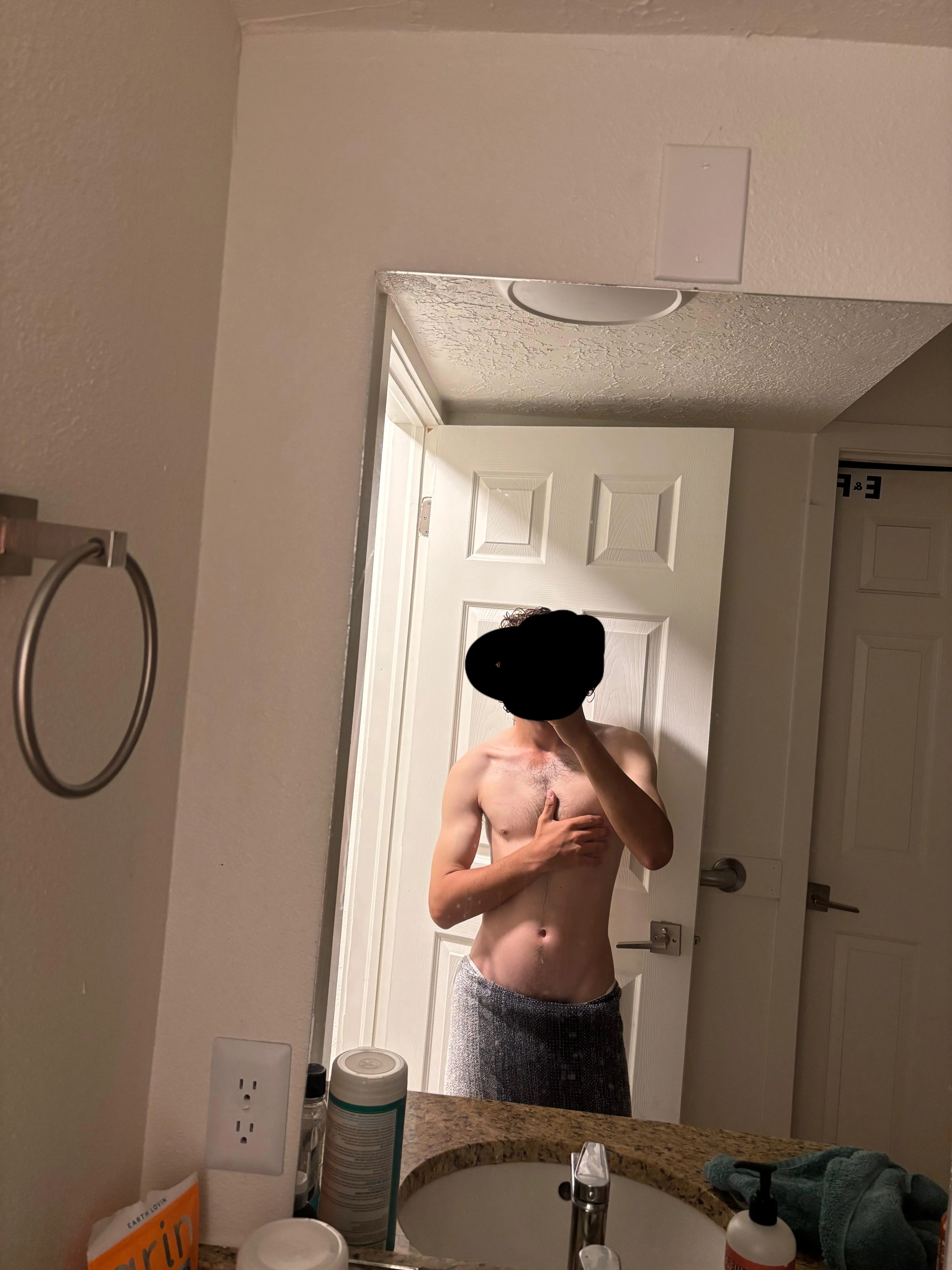 21 m4f gay twink wanting to be with a woman for the first time 🫡