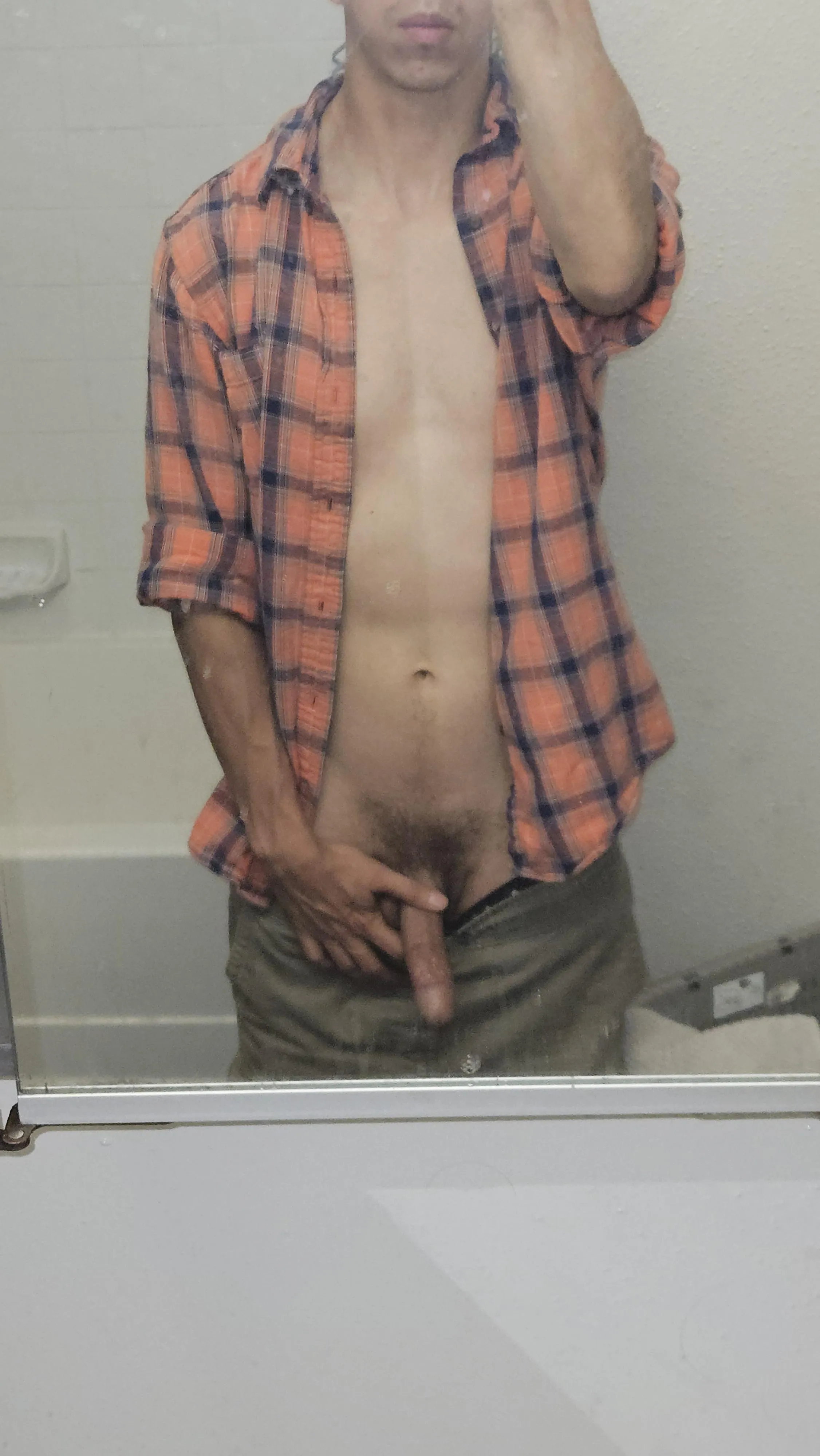 28 M4A looking for a pretty femboy to experiment with. Read b4 messaging.