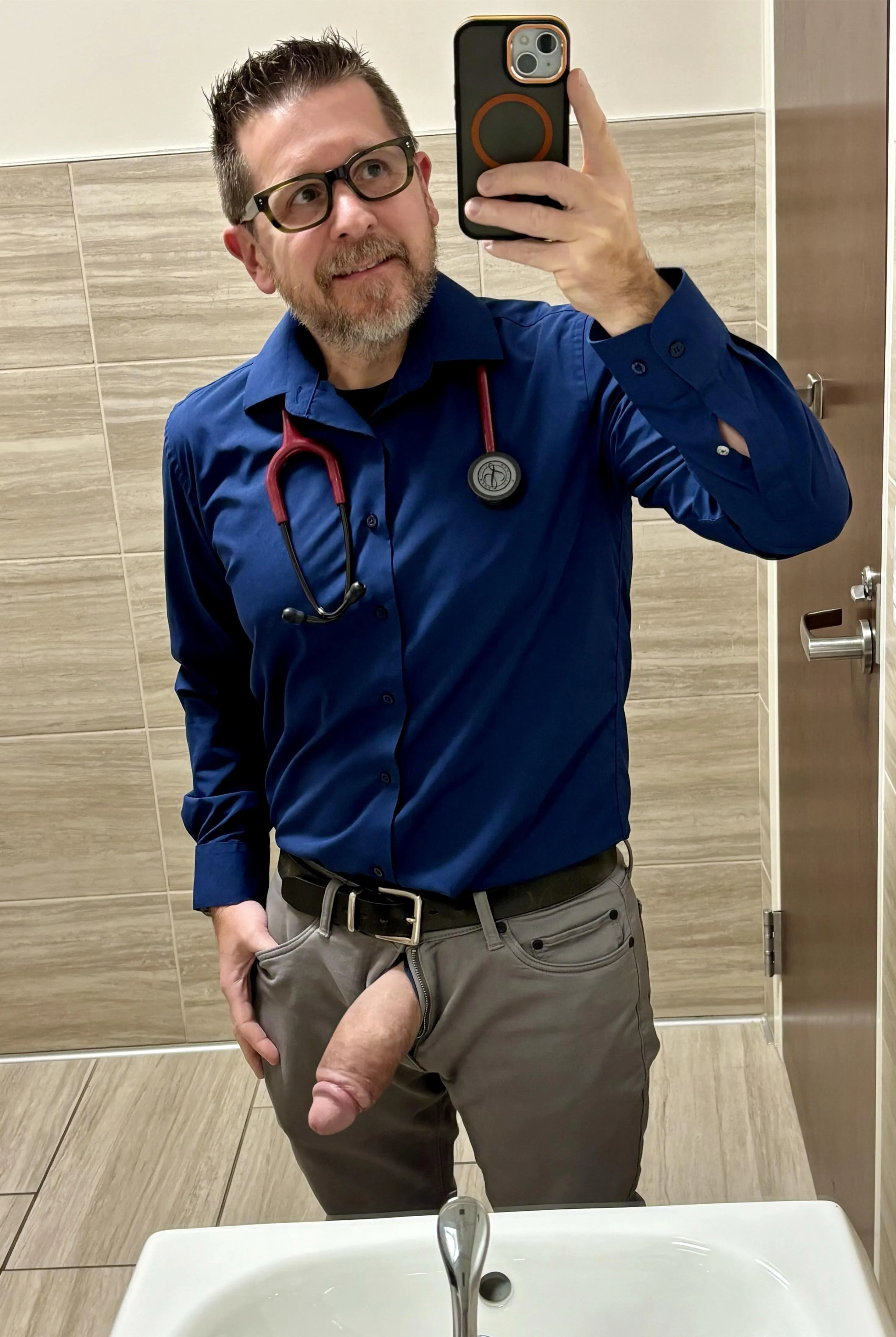 Distractions at the office (42)