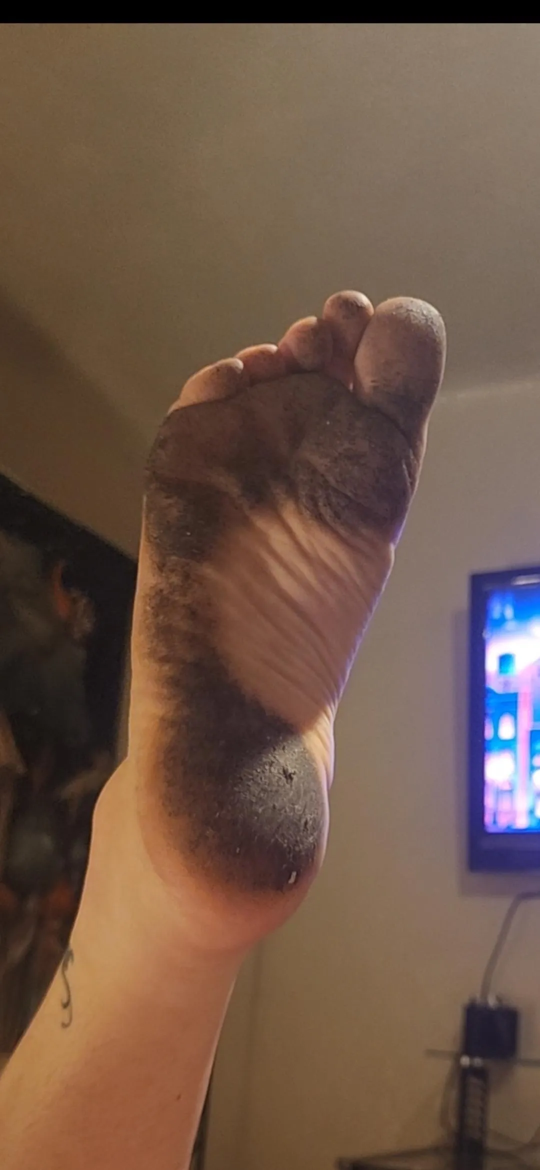 Feet so filthy theyre black. Wanna see me lick them clean?