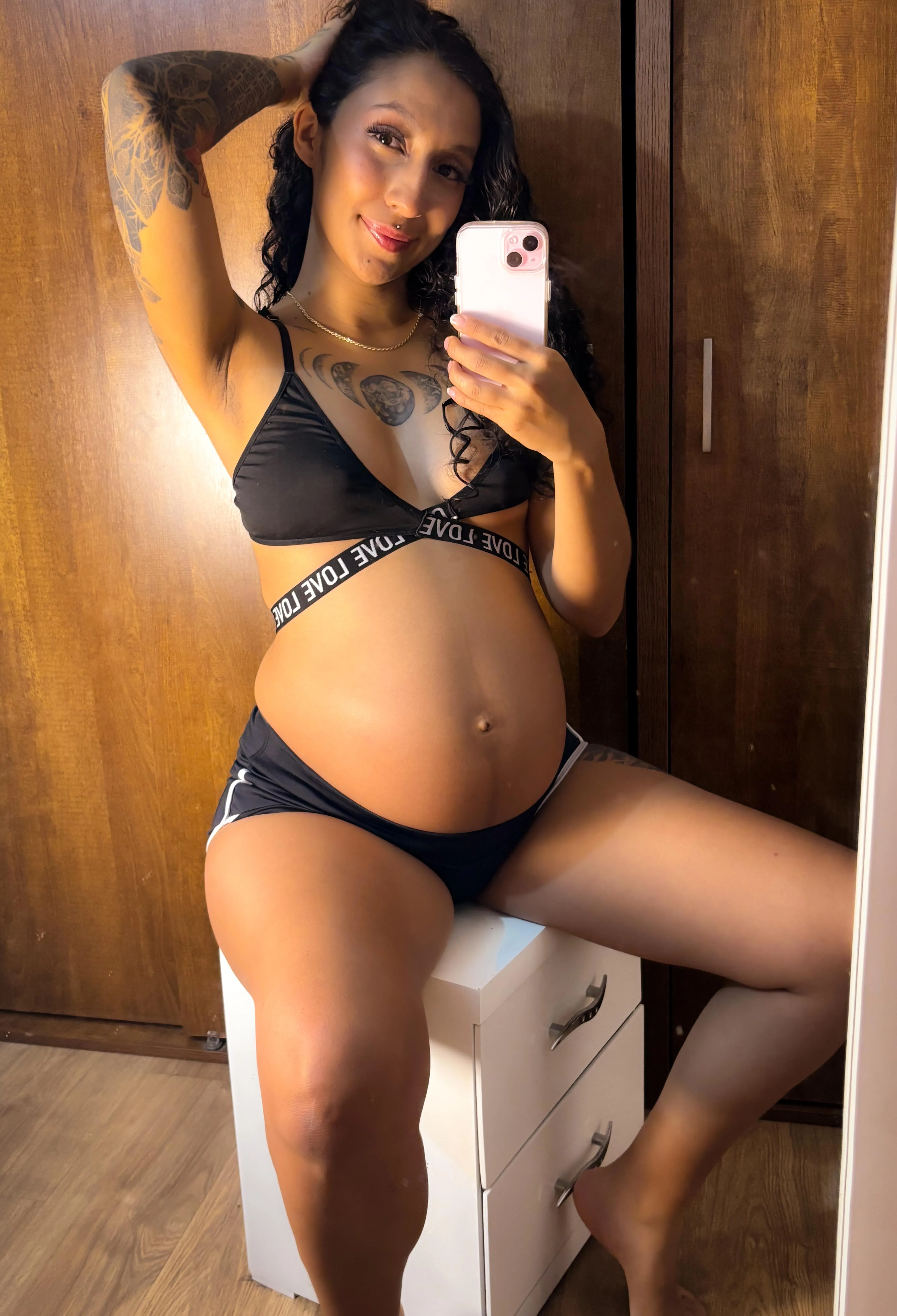 Let a pregnant mommy sit on your face