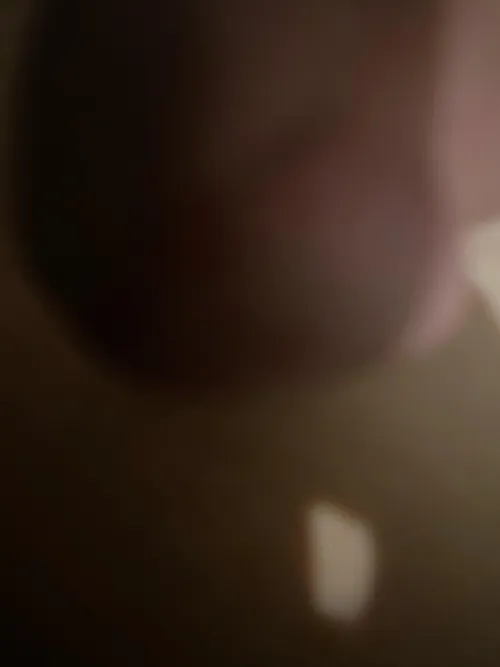 25 y/o white and super clean 6’6 thin muscular. Open minded and want to meet a cool person/ people! Lmk