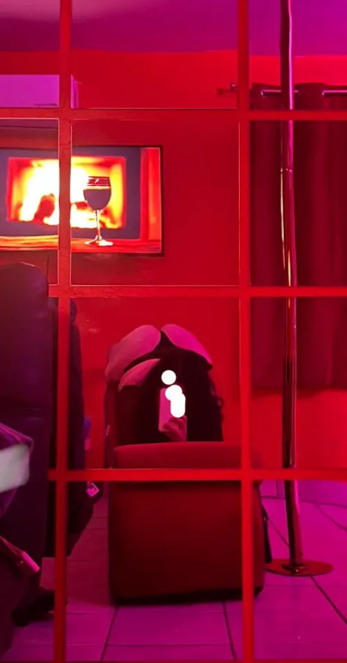 [27M 28F] [MF4M] [Los Angeles OC] [Married couple looking for bull]