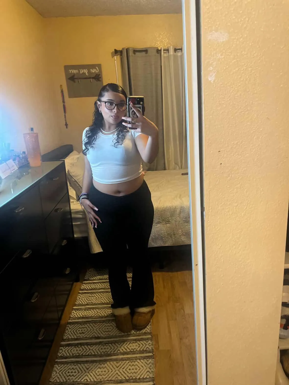 [22m20f] [south central] looking for hung bull who can host