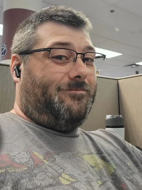 41 [M4F] #Cincinnati - Looking for someone free tonight and/or ongoing