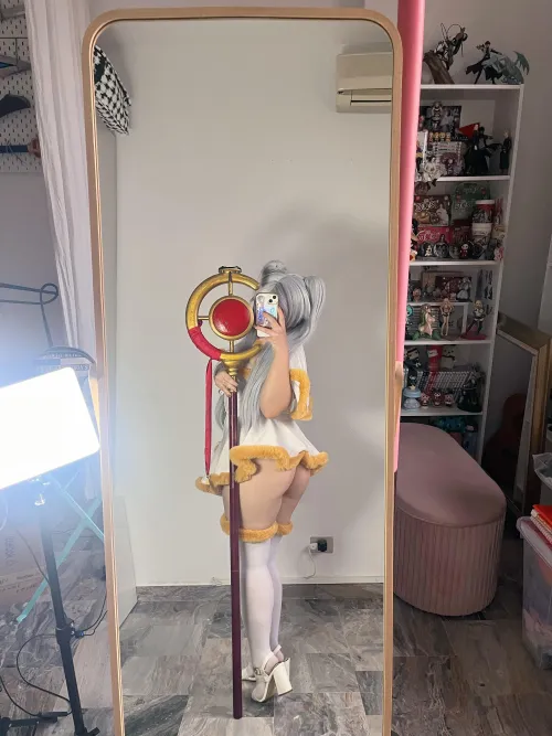 Frieren for Christmas (shiq_sama)