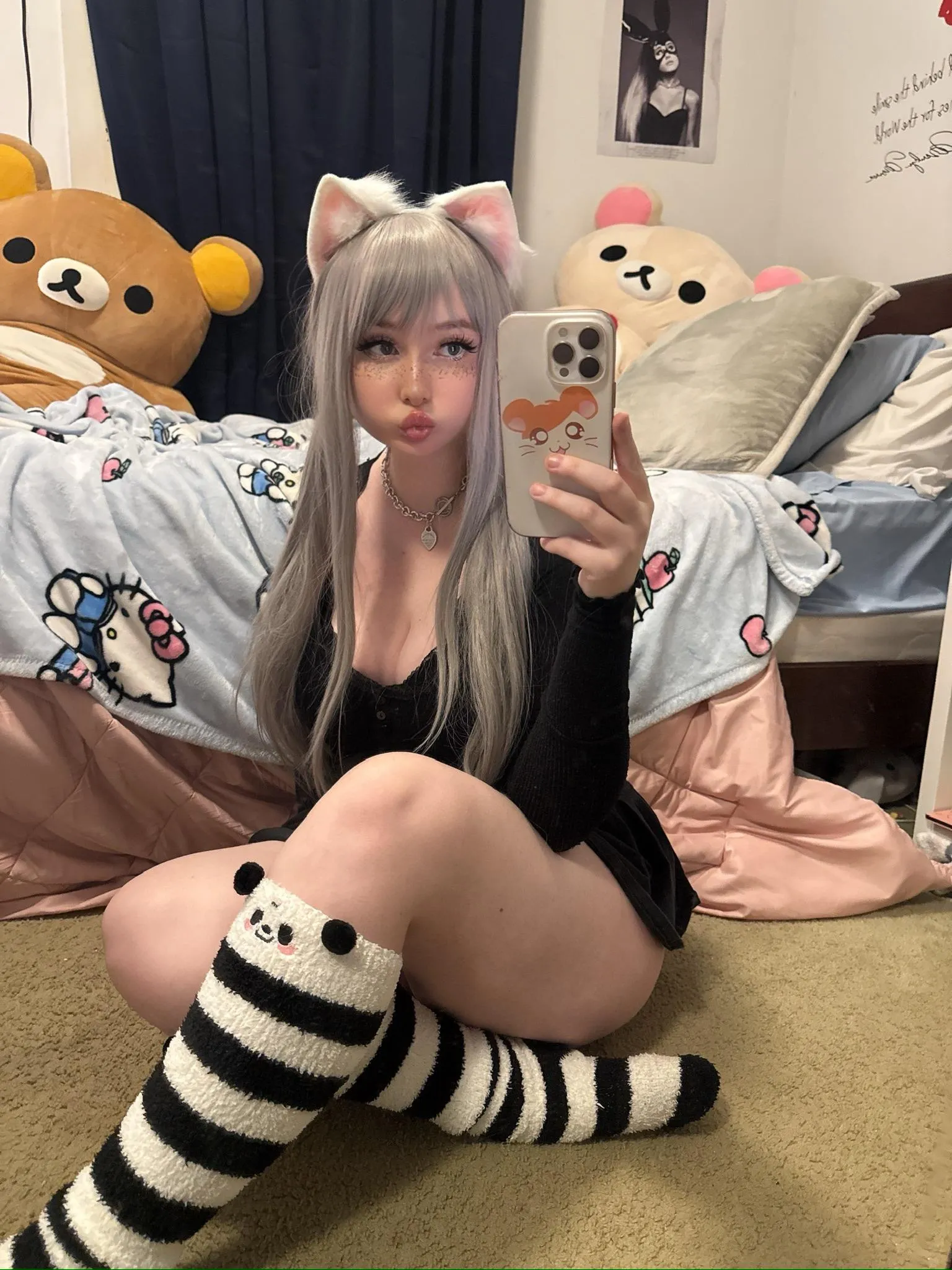 i'm not a house cat...im a bedroom cat ;)