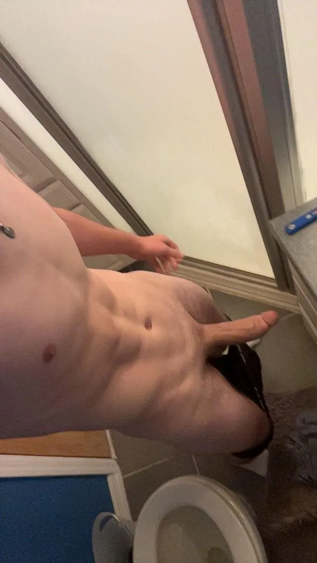 Need a twink bf @be1of2my