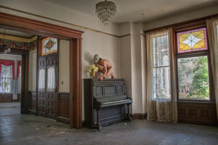 Post-Apocalyptic Grandeur