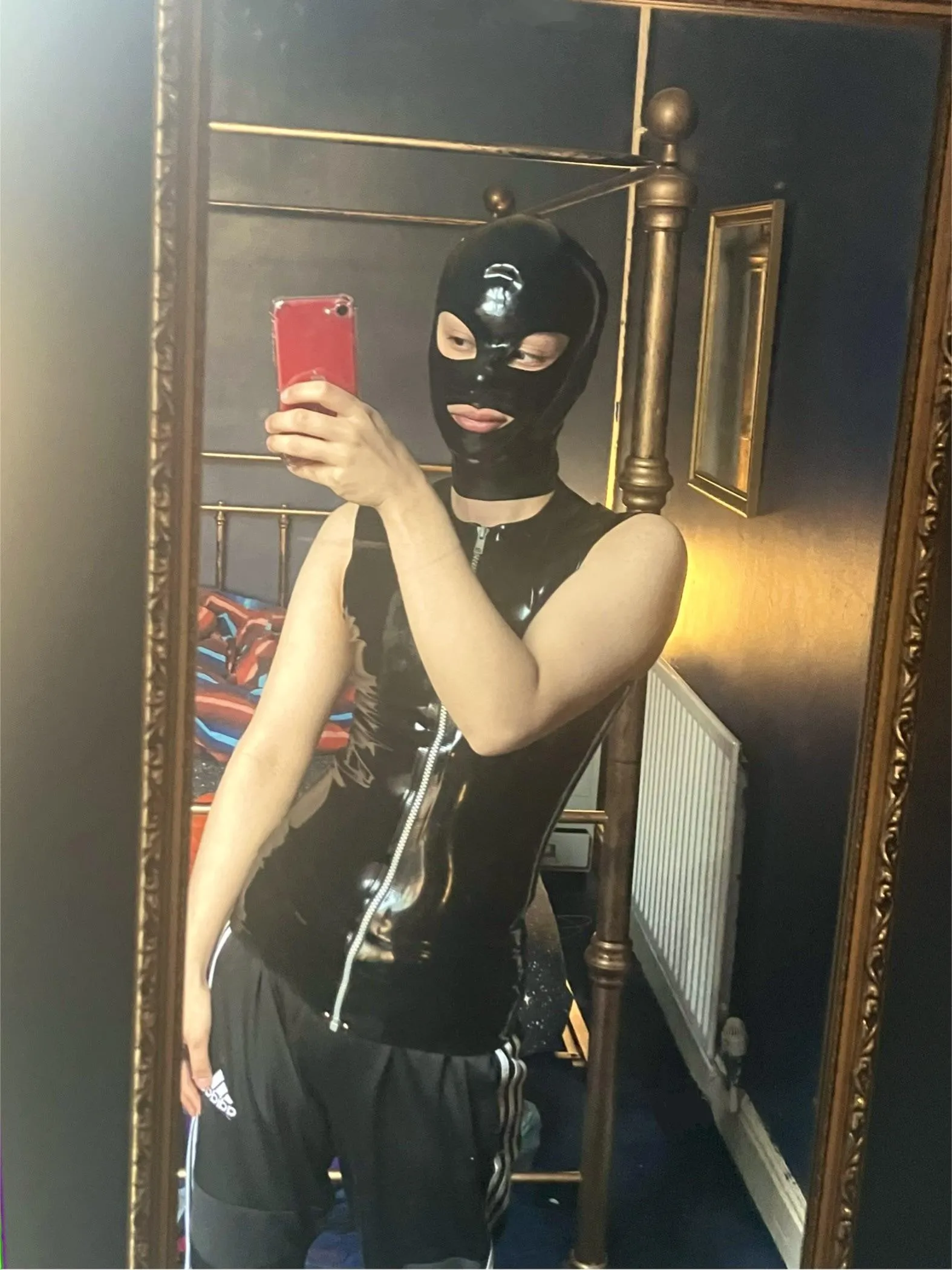 Will you accept a low-res shiny selfie 🫢?