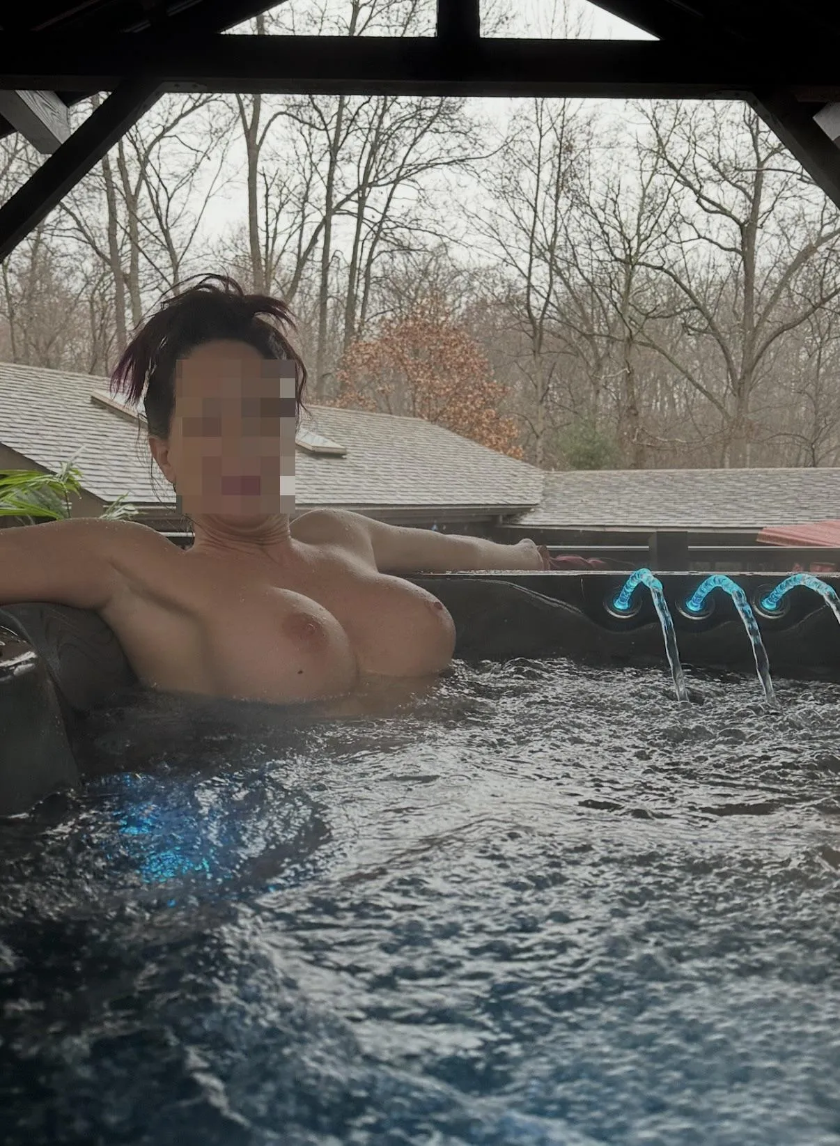 Hot tub Milf