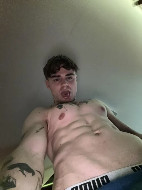 im so sweaty in the morning 🥵🥵💦