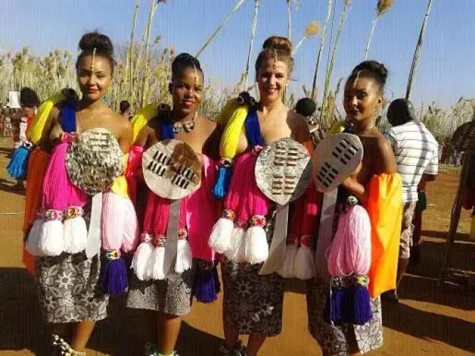 A tourist at the Umhlanga ceremony
