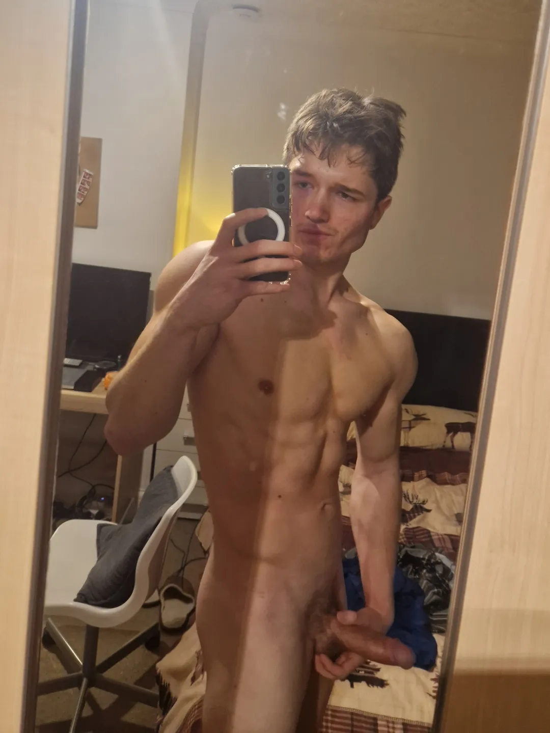 Love taking mirror pics