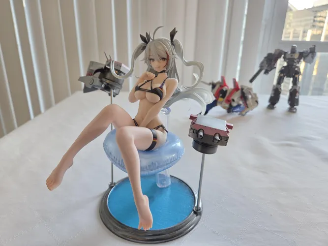 Prinz Eugen's bikini figure
