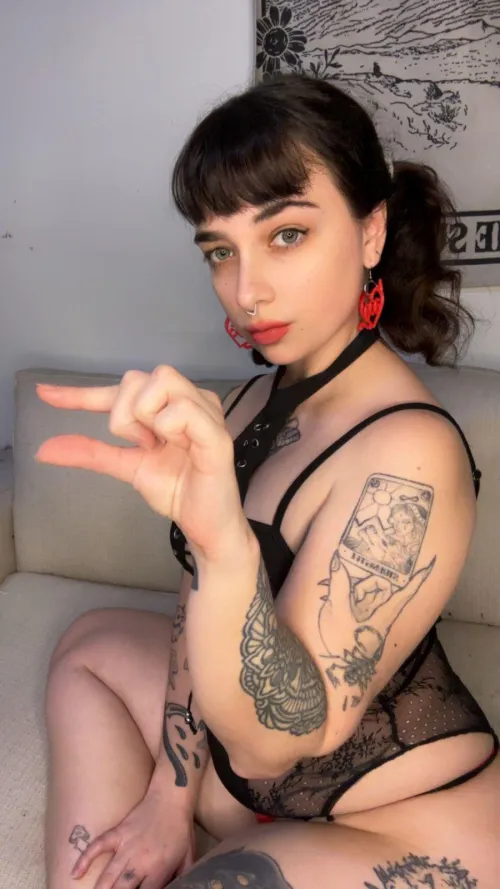 Tell me the truth… how small are you? I’ll give you a rating!🙈😈