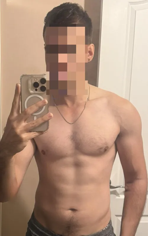 33 [M4F] Seeking ongoing gentle femdom dynamic