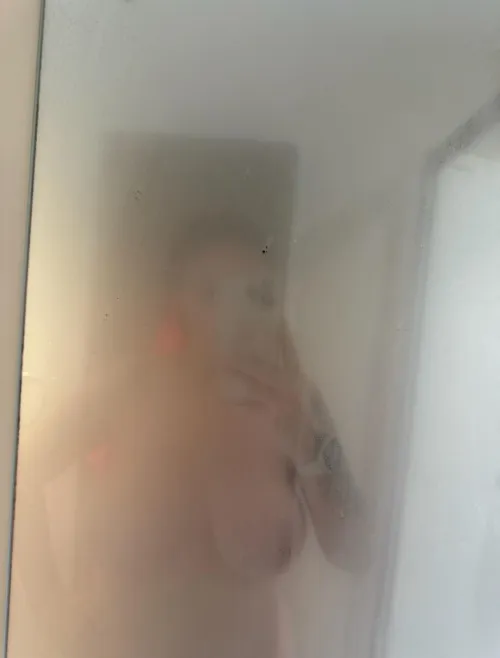 This bathroom gets steamier each morning 😏