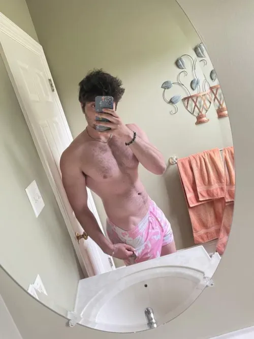 20 [M4F] #norristown handsome young guy looking for FWB