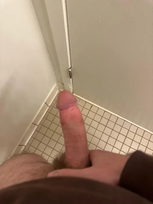 24 m4f just wanna have a little fun in the shower 😏
