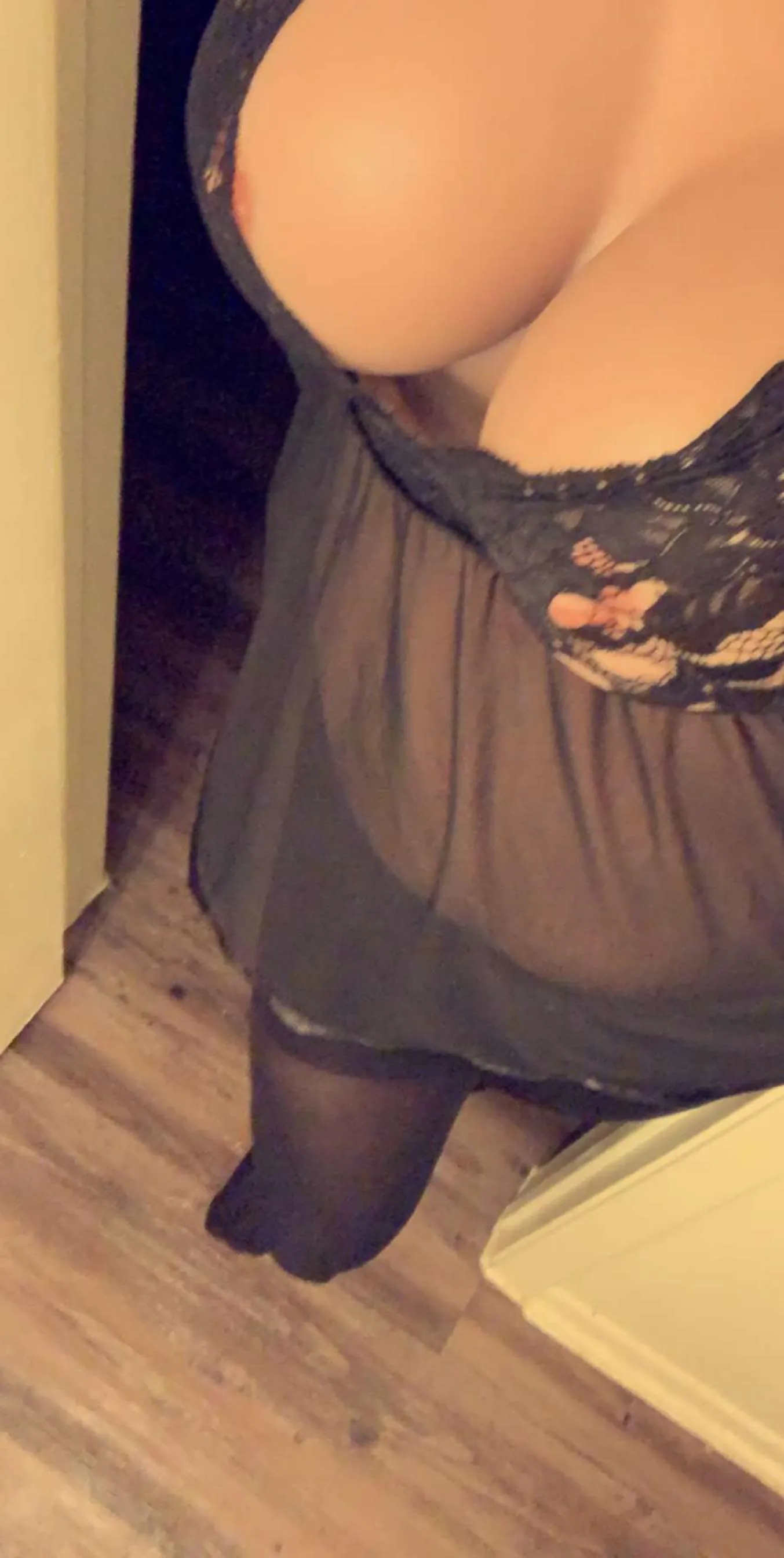 28 Looking for Hung well endowed guys