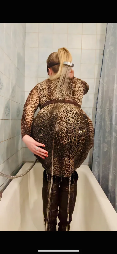 Clingy leopard print dress 👀  rate 1-10