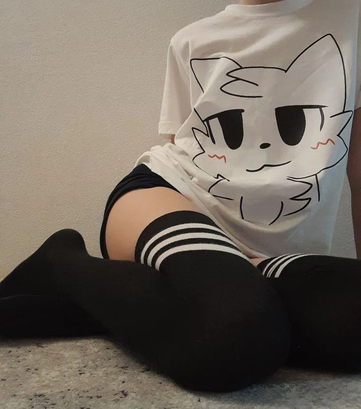 Im 20 fem. I want young master.