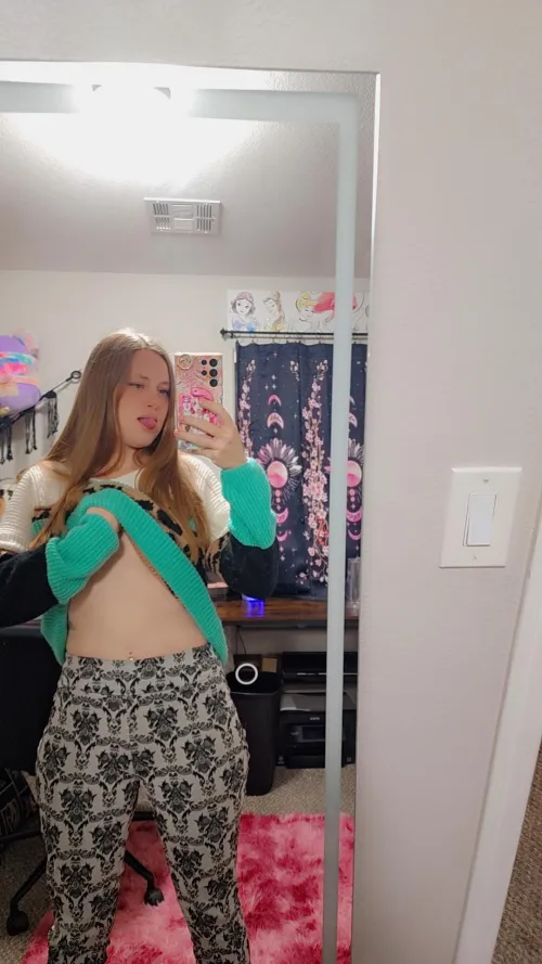 Why do I always act extra cute around you? 😳💋