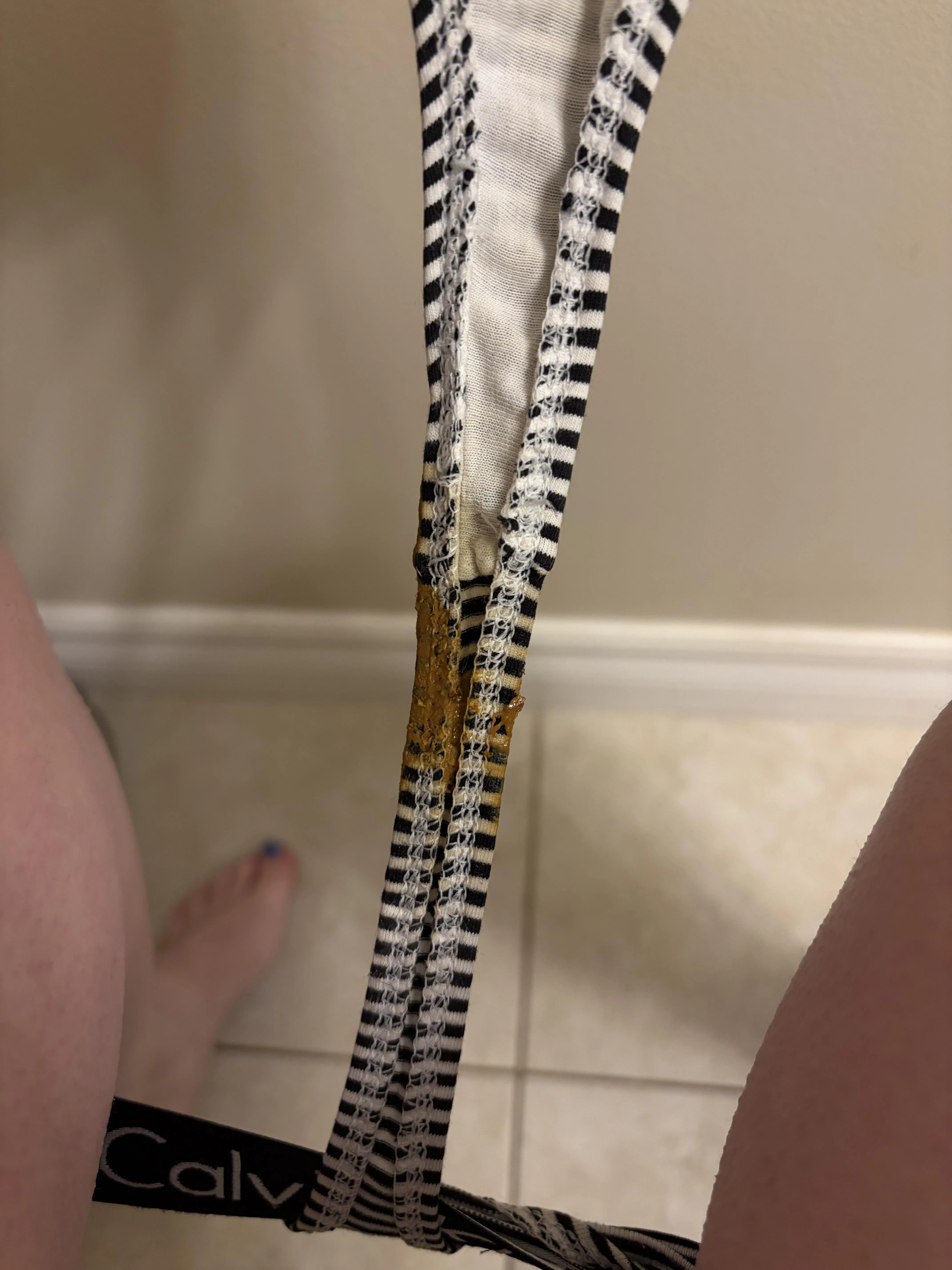 Accidental panty poop today at work, had to finish my day like that😩😩