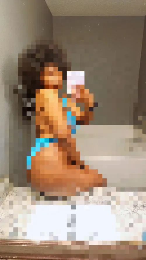 All u get is pixels white beta , no fat ass for you 🍑.