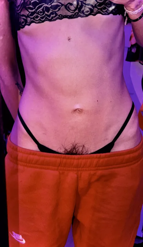 Below the hips is the comfiest place for sweats😋