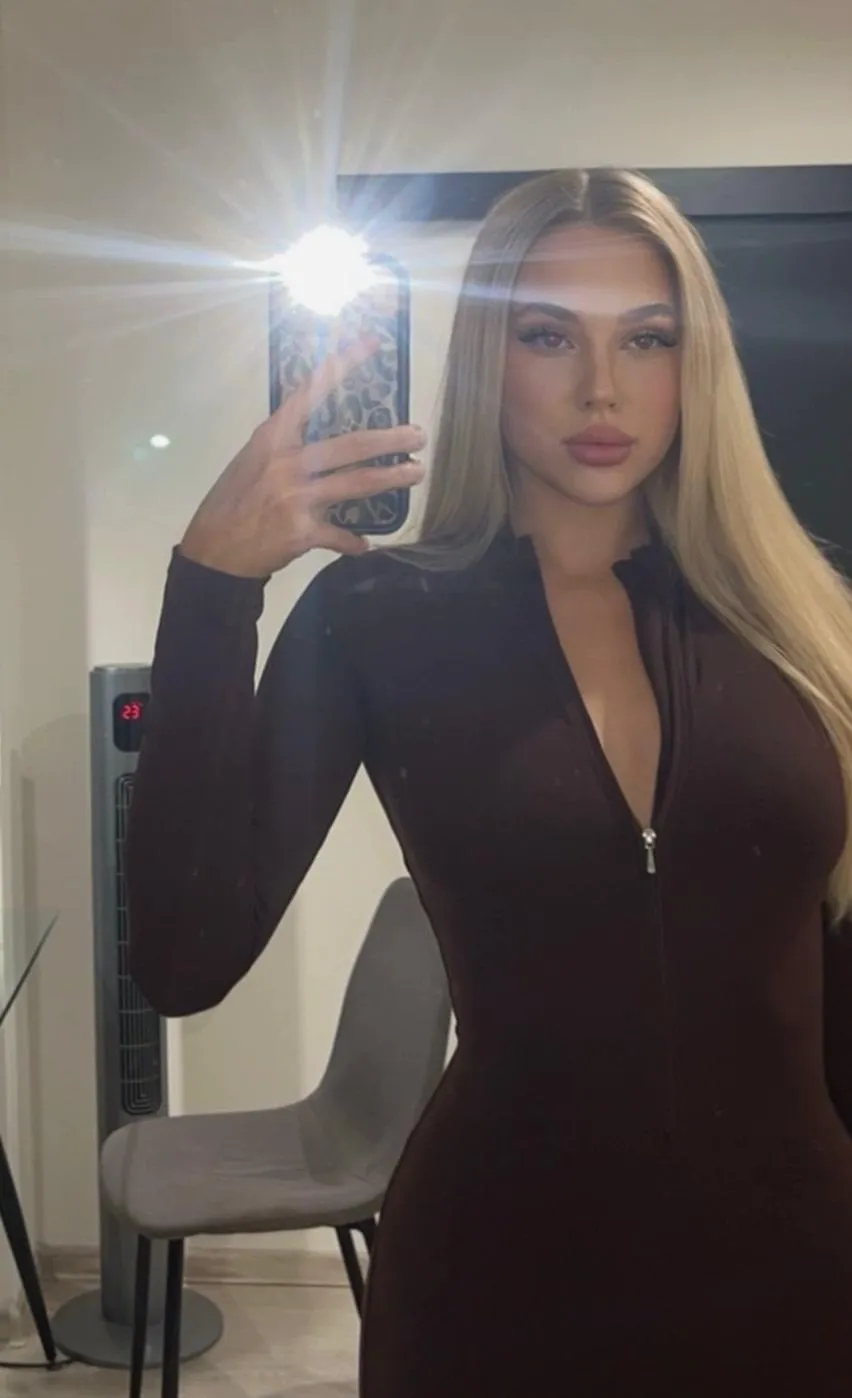 Do I look like sexy in mirror selfie like this 18F Maine