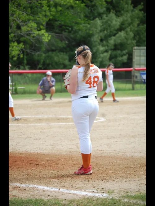 Jerking off to your sister isn’t incest, right? Especially when her ass is this fat.