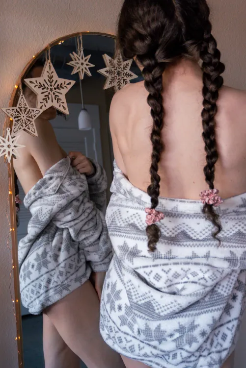 Double braids and cozy winter vibes ✨❄️