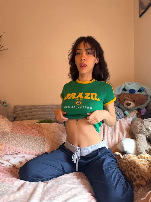 I’m just a horny lil witch who craves dick 🍆👄