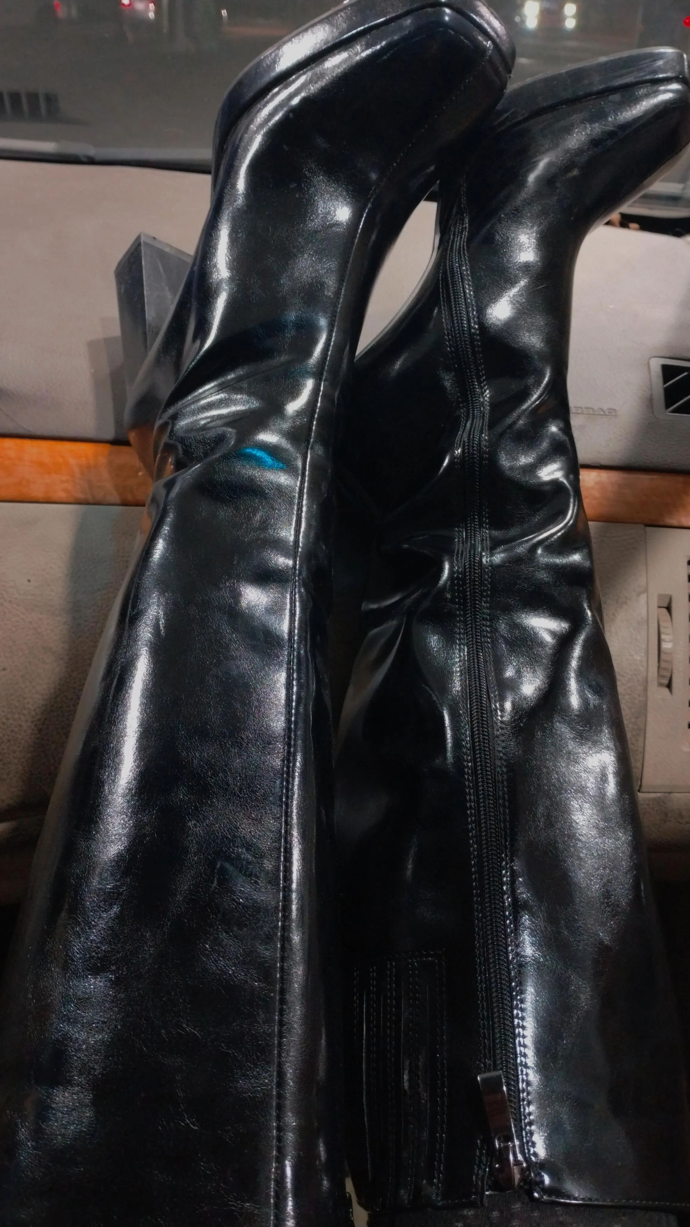 These boots make me feel so sexy 🖤