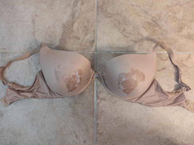 Victoria's Secret nude plunge 38DD
