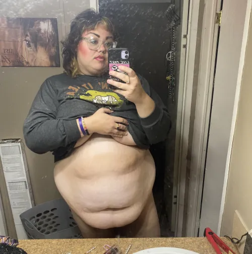 I’m desperate for some belly rubs🥹