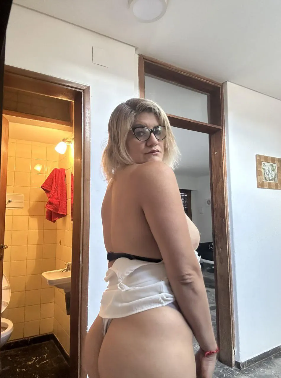 Would you fuck a 54yo mom with no condoms?