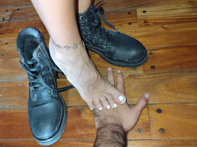 Stay still… and look