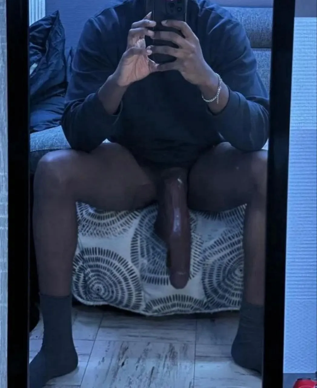 Come worship it or try to deepthroat it.. might look for irl too, dm if you need to see it hard girls~