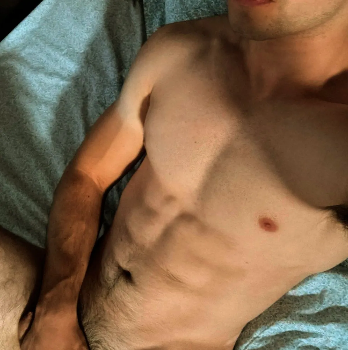 28 [M4F] Come keep me company