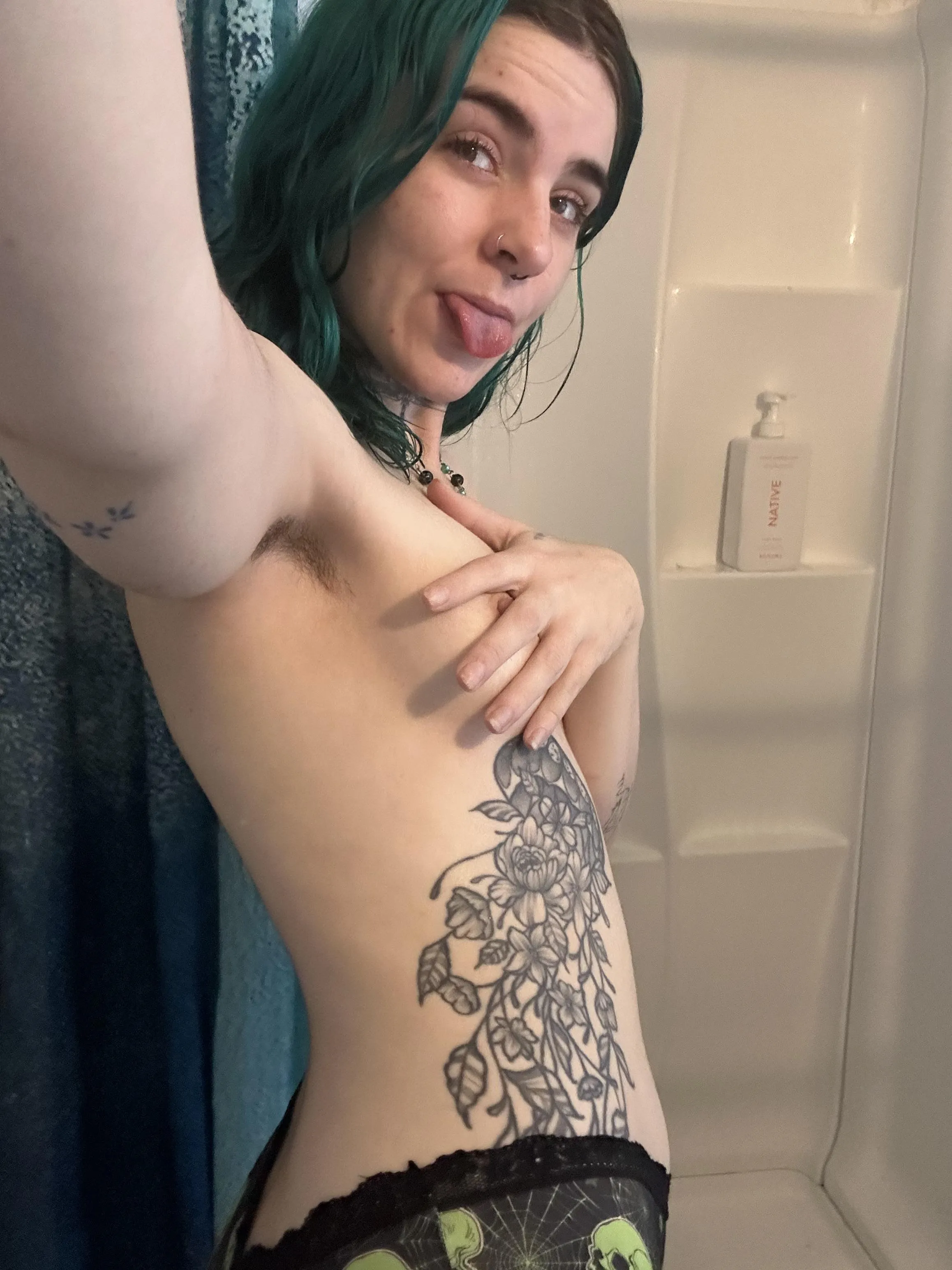 Do you like hairy alt babes ?