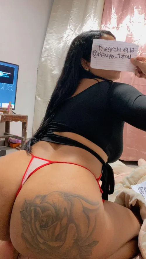 Hey daddy, are you available to play with this horny mommy?