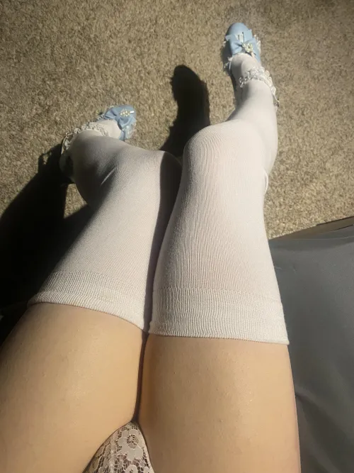 I’d love to “hangout” with your girlfriend tonight ~